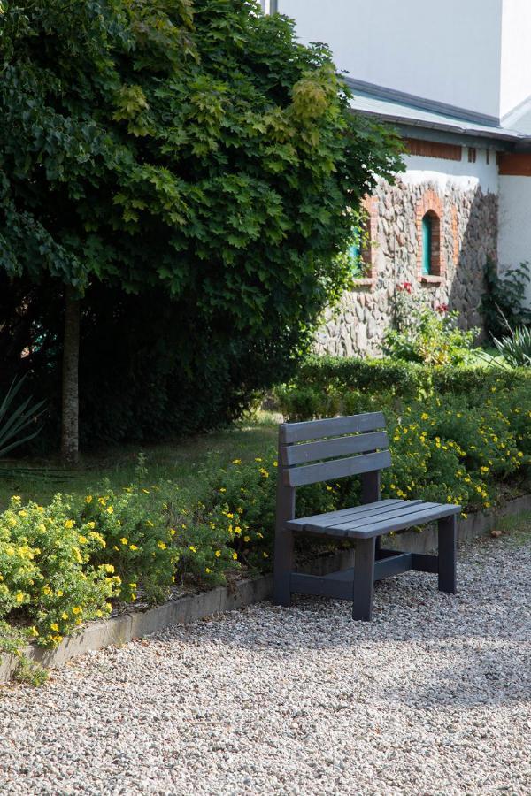 Gutshauszimmer Neu Gaarz Exterior foto