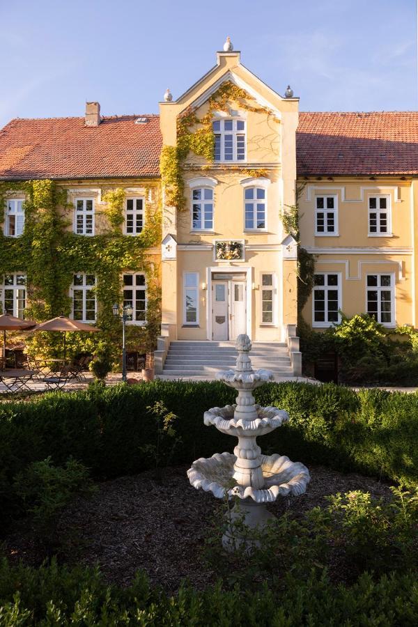 Gutshauszimmer Neu Gaarz Exterior foto